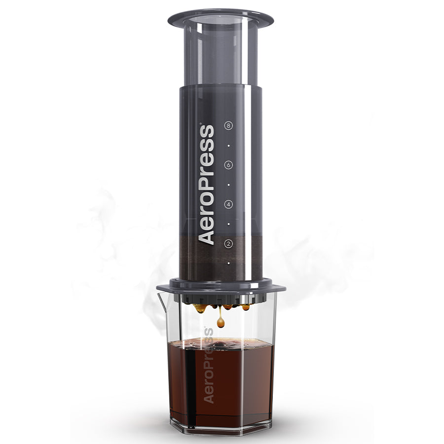 Versand AeroPress® XL - Kaffeezubereiter Set - Inkl. 100 Filter, Dosierlöffel & Karaffe 5 Senses Coffee